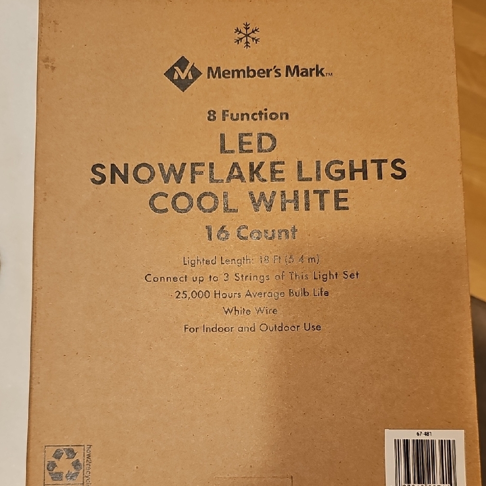 Members Mark LED Cool White 16 Count Snowflake Lights indoor/outdoor 8-function